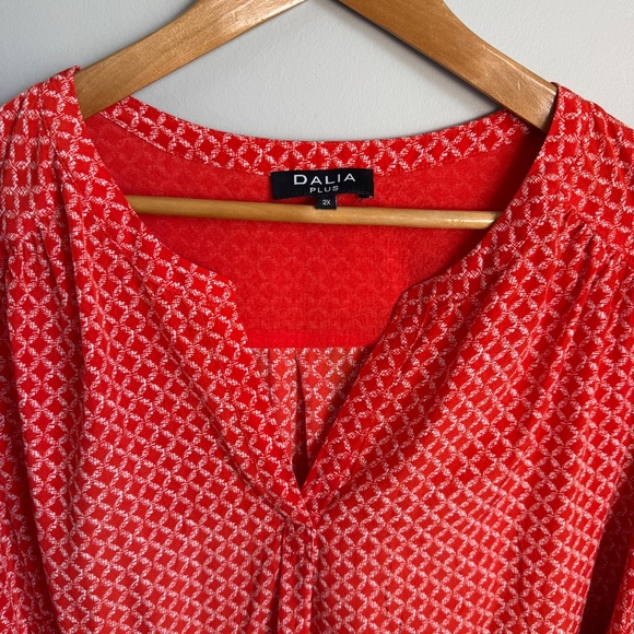 Dalia Plus Women's Long Sleeve Lightweight Satin Pullover V-Neck Blouse Red‎ 2X - Picture 4 of 14
